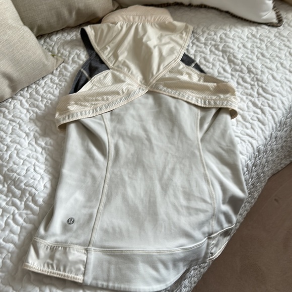 Lululemon Kanto Catch Me Vest
Angel Wing / Ghost Dot Embossed Angel Wing - Picture 7 of 7